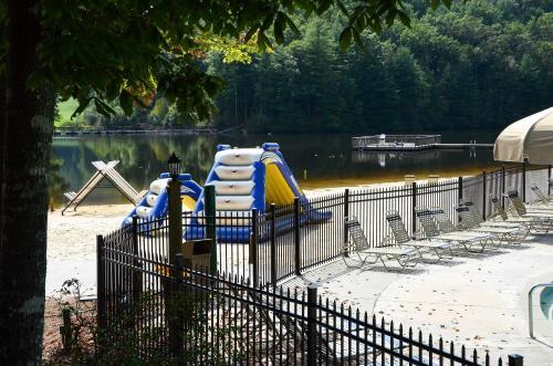 Home With Resort-style Amenities In Big Canoe!
