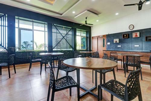 Hotel Townhouse 457 South Gate By Majestic