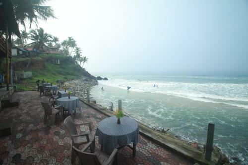 Hotel Black Beach Resort