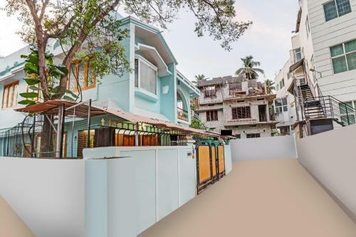 Hostal Oyo Home 66772 Budget Stay Trinity Villa