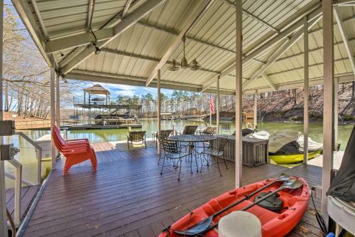 Spacious Lake Hartwell Home With Dock And Views!
