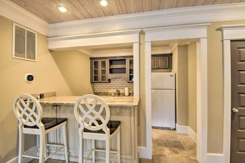 Spacious Lake Hartwell Home With Dock And Views!