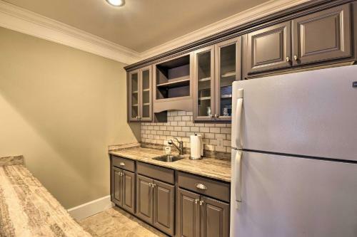 Spacious Lake Hartwell Home With Dock And Views!