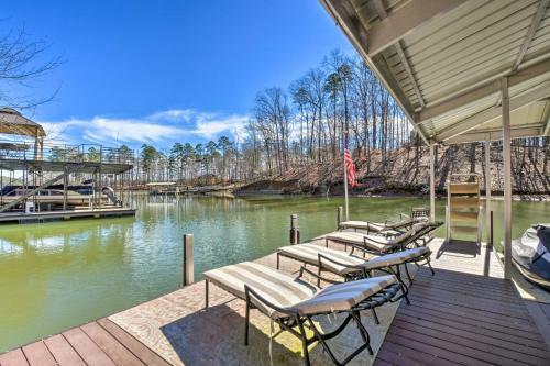 Spacious Lake Hartwell Home With Dock And Views!
