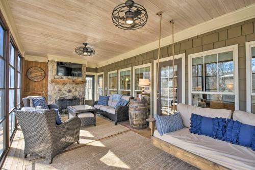 Spacious Lake Hartwell Home With Dock And Views!