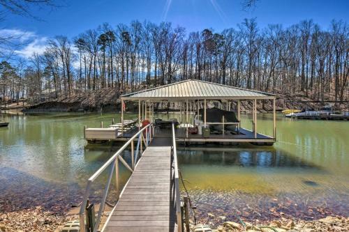 Spacious Lake Hartwell Home With Dock And Views!