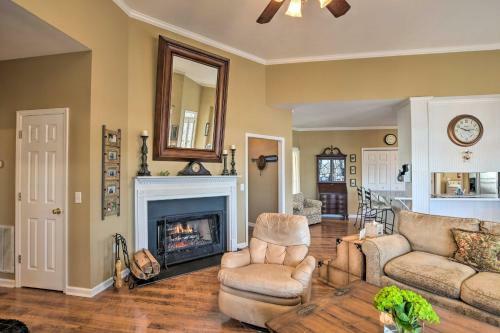 Lavonia Lake House With Private Dock And Bonfire!