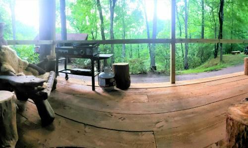 Mountain Laurel Cottage At Hearthstone Cabins And Camping - Pet Friendly