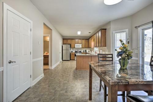 Quiet Home With Private Yard, 26 Mi To Atlanta!