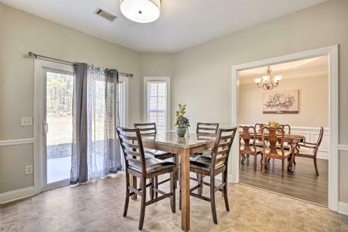 Quiet Home With Private Yard, 26 Mi To Atlanta!