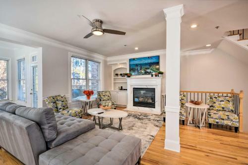 Sun-lit Mableton Townhome 7 Mi To Six Flags!
