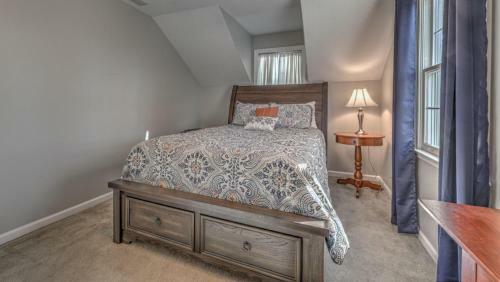 Lakin' Memories By Escape To Blue Ridge
