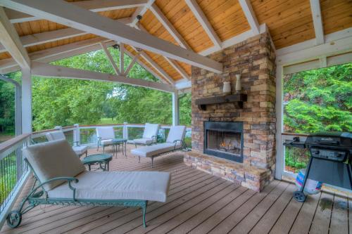 Copper Basin River House