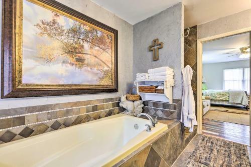 Newnan Cabin With Pavilion Near Serenbe Trails!