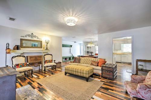 Newnan Cabin With Pavilion Near Serenbe Trails!