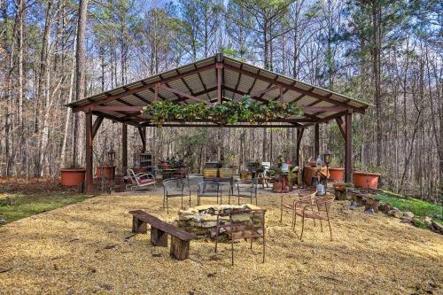 Newnan Cabin With Pavilion Near Serenbe Trails!