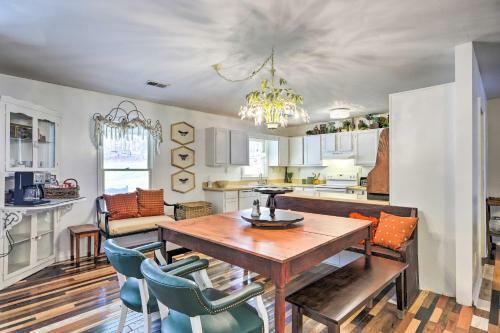 Newnan Cabin With Pavilion Near Serenbe Trails!