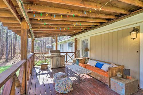 Newnan Cabin With Pavilion Near Serenbe Trails!