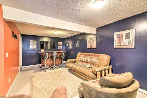 Pet-friendly Mineral Bluff Cabin With Hot Tub!