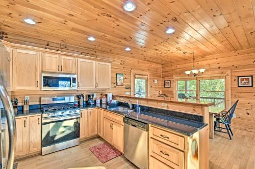 Blue Ridge Cabin Hot Tub, Fire Pit, Mtn Views
