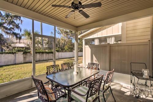 Chic St Simons Island Townhome With Pool Access