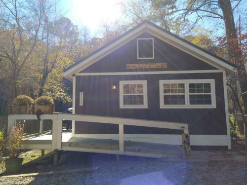 Romantic Riverfront Cabin In Gated Resort Community Elllijay, Ga