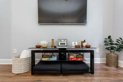 Weekdays Discounted - Every Bedroom With Tv!