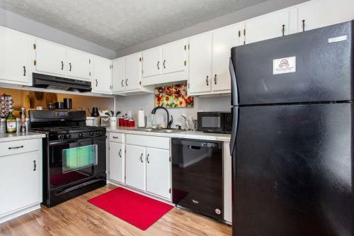 Weekdays Discounted - Every Bedroom With Tv!