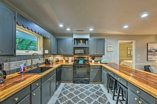 Luxurious Sky Valley Golf Resort Home With 3 Decks!