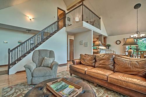 Mountain Retreat With Decks, Hot Tub, And Games!