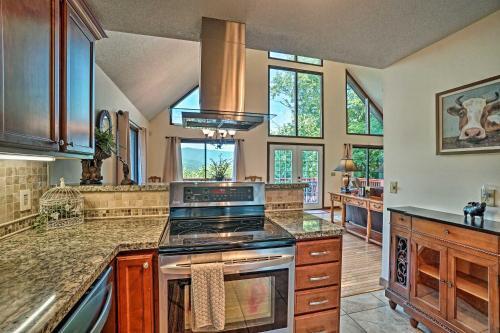 Mountain Retreat With Decks, Hot Tub, And Games!