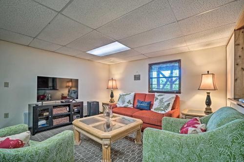 Mountain Retreat With Decks, Hot Tub, And Games!