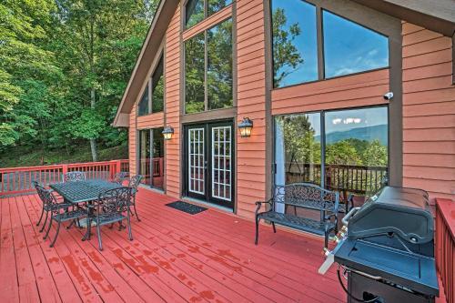 Mountain Retreat With Decks, Hot Tub, And Games!