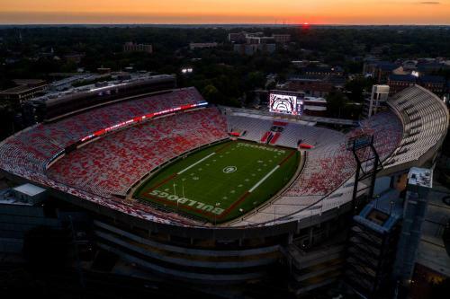 Spacious 3bd/3bth Home On Private 1 Acre Lot W/large Game Room