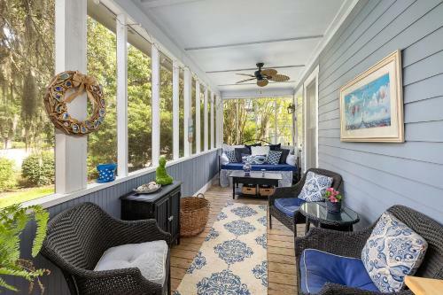 3 Bedroom 3 Bath House On Broadway St