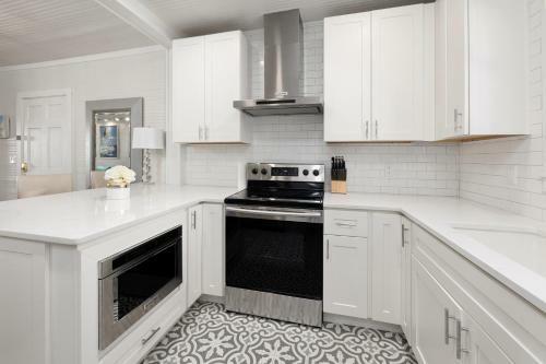 Happy Sleep- 2 Bedroom 1 Bath Beachfront Home!!!