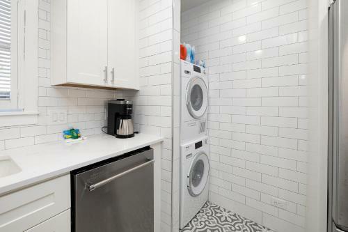 Happy Sleep- 2 Bedroom 1 Bath Beachfront Home!!!