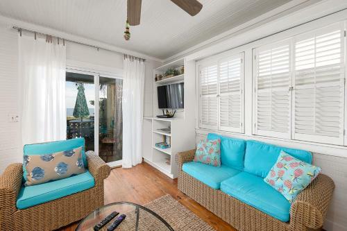 Happy Sleep- 2 Bedroom 1 Bath Beachfront Home!!!