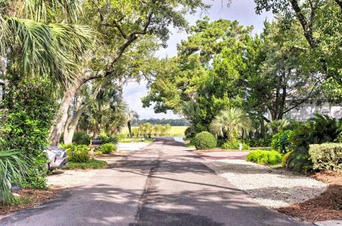 St Simons Island Cottage About 1 Block Walk To Beach!