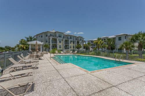 Beautifully Renovated Waterfront Condo 3 Bedroom 3 Baths