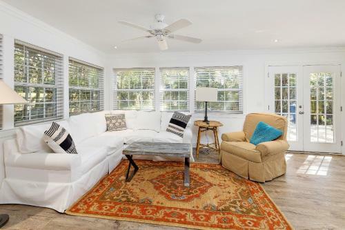 Village Area - 2 Bed - 2 Bath Cottage - Pup Friendly!