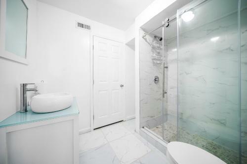 Hostal Chic Modern Private Suite Near Atl Airport