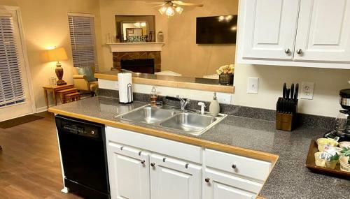 Apartamento Spacious & Comfy Home In Ultra-convenient Location