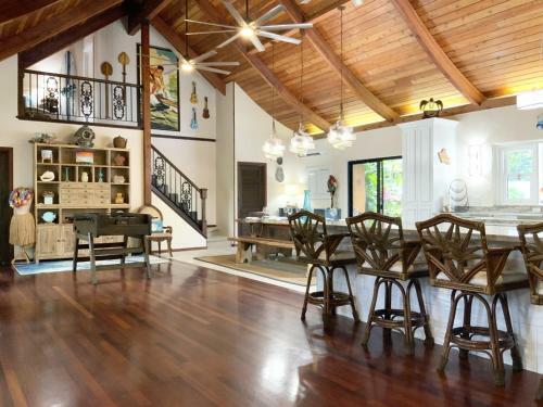 Gorgeous 5br Kailua Beachside Home - Sleeps 12 Home