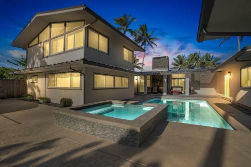 Hawaiian Dream - Beachfront Oceanfront Paradise, Villa