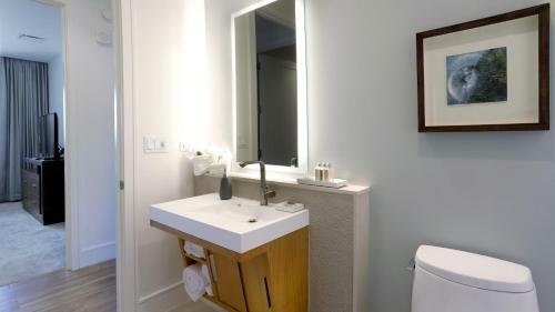 Maui Westside Presents - Luana Garden Villas 18c