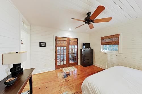 Longboard House