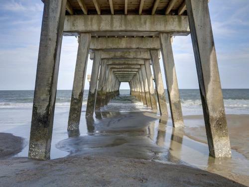Ocean Views, Steps To Beach, Heated Pool Access! By Southern Belle Tybee