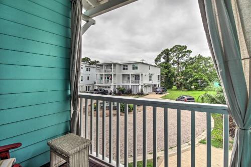 Bright Tybee Island Townhome Walk To Beach!