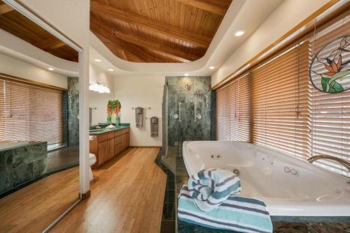 Outrigger Paradise Hale Wa A Pale